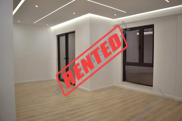 Ambient zyre me qira ne rrugen Besim Imami shume prane rruges Myslym Shyri dhe rruges se Kavajes ne 